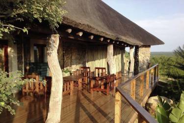 Die Lodges in Südafrika befinden sich in schönster Lage und sind sehr komfortabel ausgestattet. Ideal, um Jagd und Familienurlaub zu kombinieren