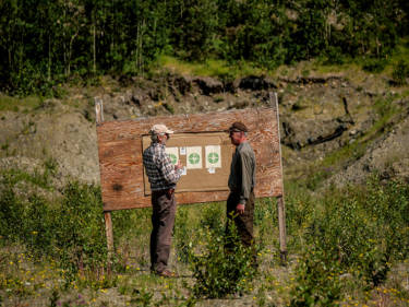 Schießscheiben im Atlin Rod and Gun Club