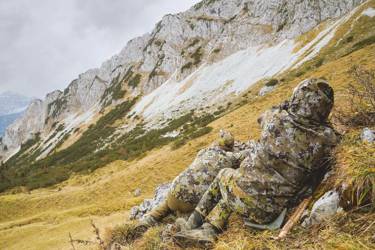 HunTec Camo: Für das Wild sind die Konturen der beiden Jäger so gut wie nicht sichtbar.